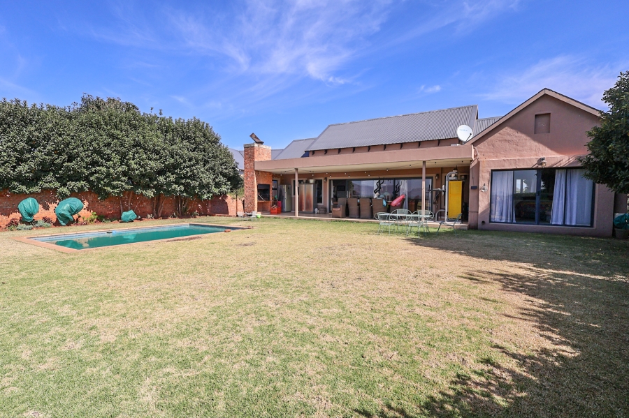 4 Bedroom Property for Sale in The Coves North West